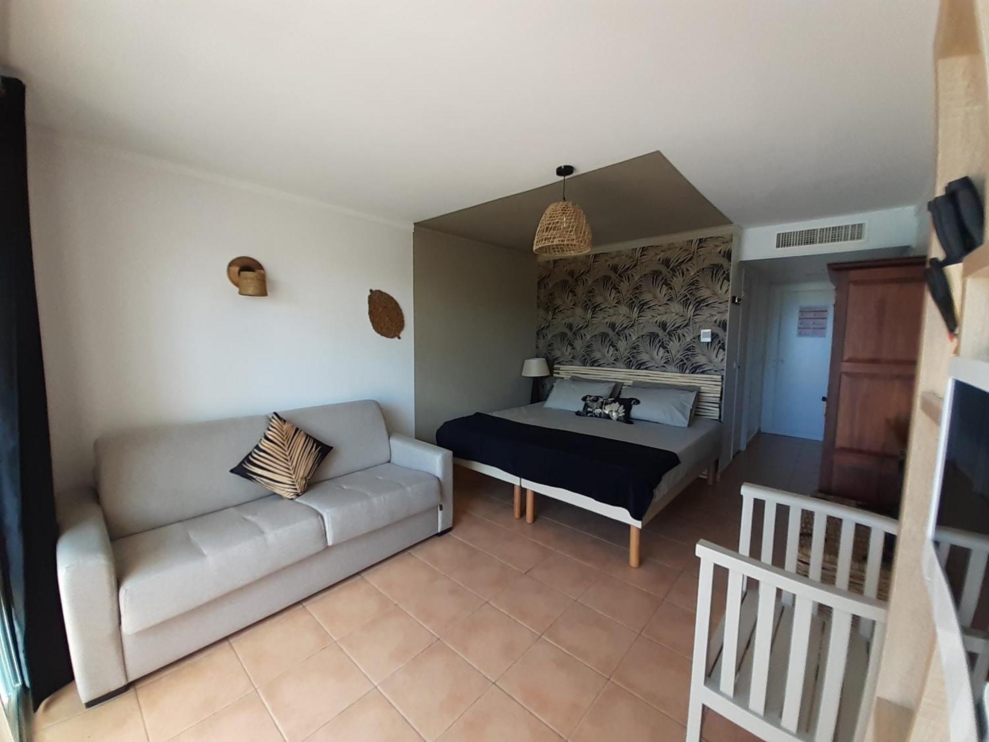 Ti Mad Apartment Сен-Ан Екстериор снимка